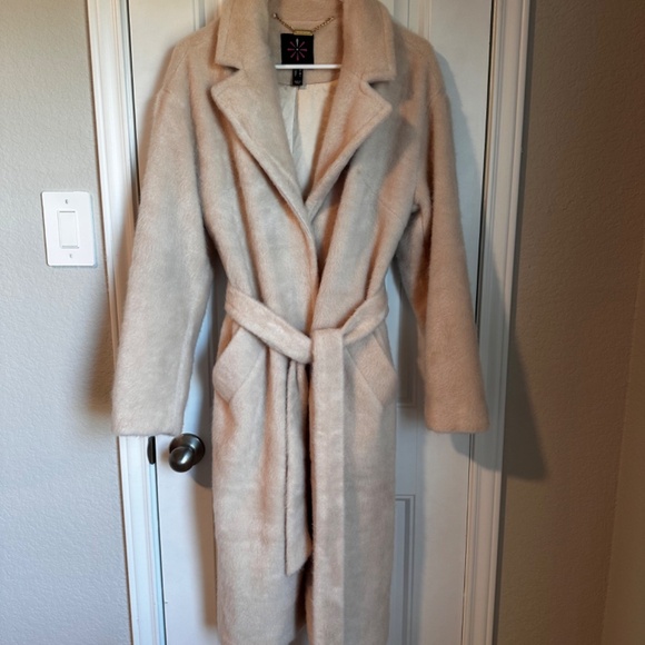 Isaac Mizrahi Jackets & Blazers - Isaac Mizrahi Wrap Long Coat with Notched Collar & Pockets OYSTER NWOT SIZE M